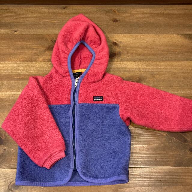 patagonia(パタゴニア)のpatagonia kids 3T フリースパーカー キッズ/ベビー/マタニティのキッズ服女の子用(90cm~)(ジャケット/上着)の商品写真