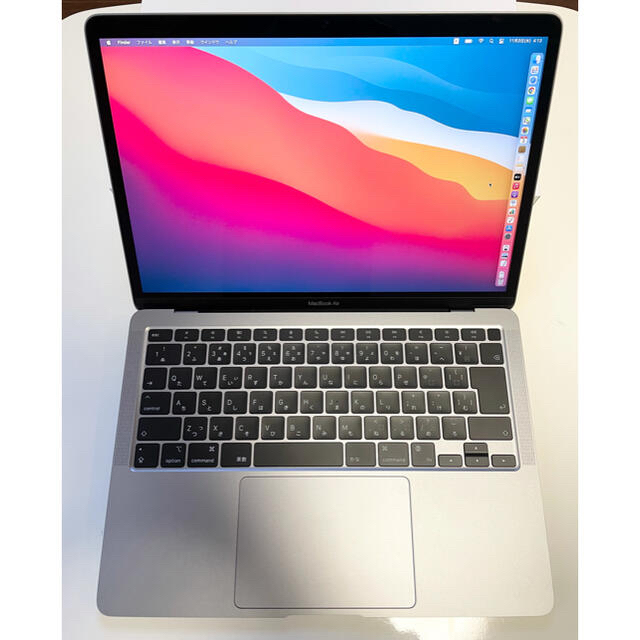 Apple(アップル)の【ほぼ新品 USB-Cハブ付き】Apple MacBook Air M1チップ  スマホ/家電/カメラのPC/タブレット(ノートPC)の商品写真