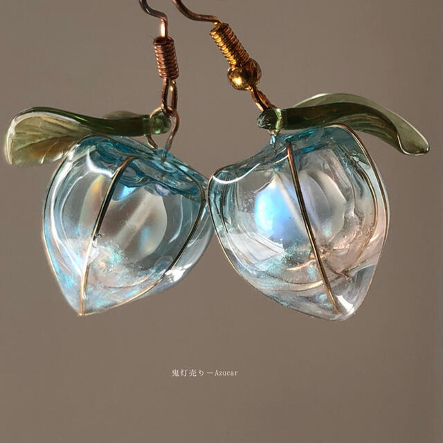 氷の鬼灯レジン ワイヤーレジン 和風ピアス イヤリングの通販 by 氷の鬼灯レジン ワイヤーレジン 和風ピアス イヤリングの通販 by