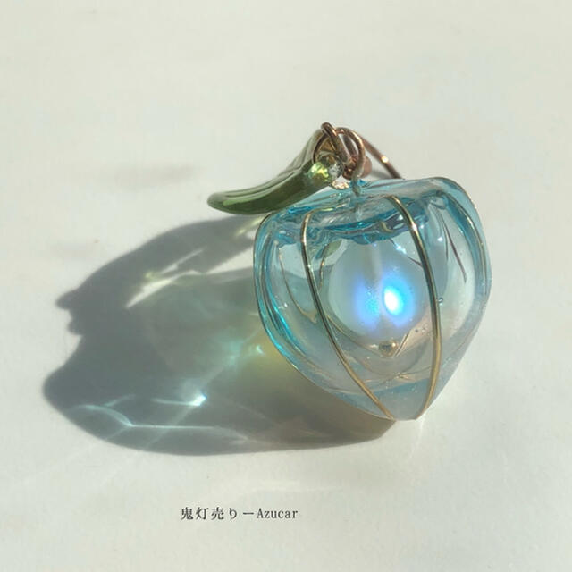 氷の鬼灯レジン ワイヤーレジン 和風ピアス イヤリングの通販 by 氷の鬼灯レジン ワイヤーレジン 和風ピアス イヤリングの通販 by
