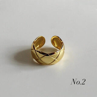 【美品】　ゴールド　リング　指輪　レディース　フリーサイズ　シンプル　高品質(リング(指輪))