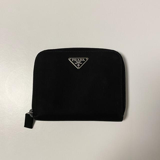 PRADA - 【美品】PRADA 二つ折り財布 黒の通販 by スー's shop｜プラダ ...