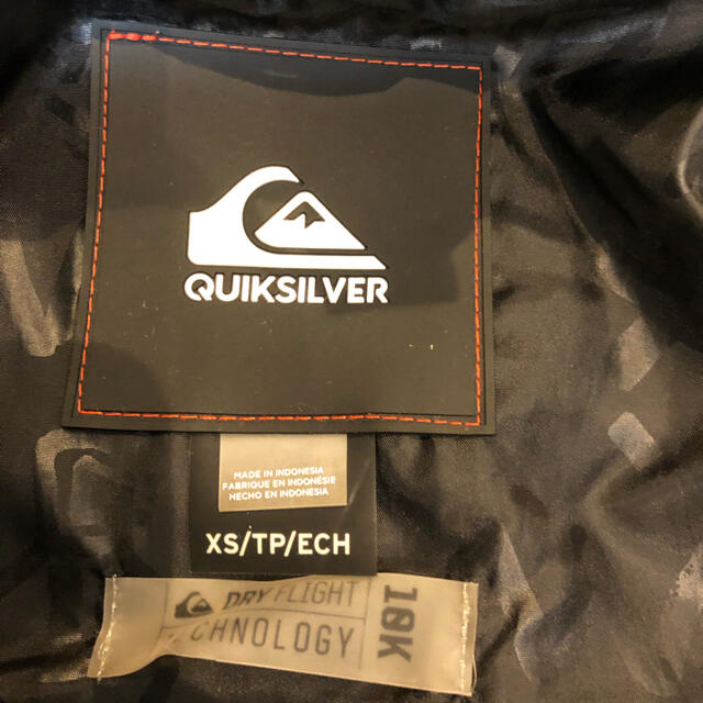 QUIKSILVER(クイックシルバー)のQuik silver （クイックシルバー）スノーウェア　上下セット スポーツ/アウトドアのスノーボード(ウエア/装備)の商品写真