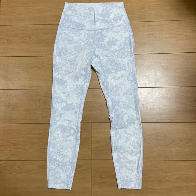 lululemon(ルルレモン)のルルレモン　wonder under HR 7/8 tight Asia レディースのレッグウェア(レギンス/スパッツ)の商品写真