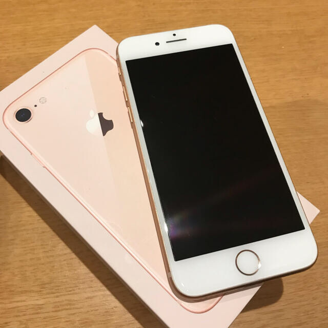 アップルiphone 8  simフリー ゴールド　携帯電話