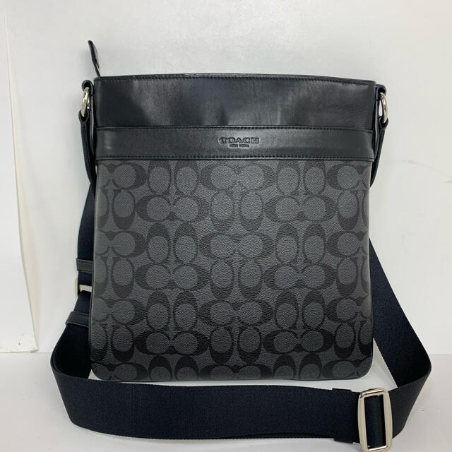 COACH(コーチ)の専用　新品同様　コーチ メンズ COACH レザー   ショルダー バッグ メンズのバッグ(ショルダーバッグ)の商品写真