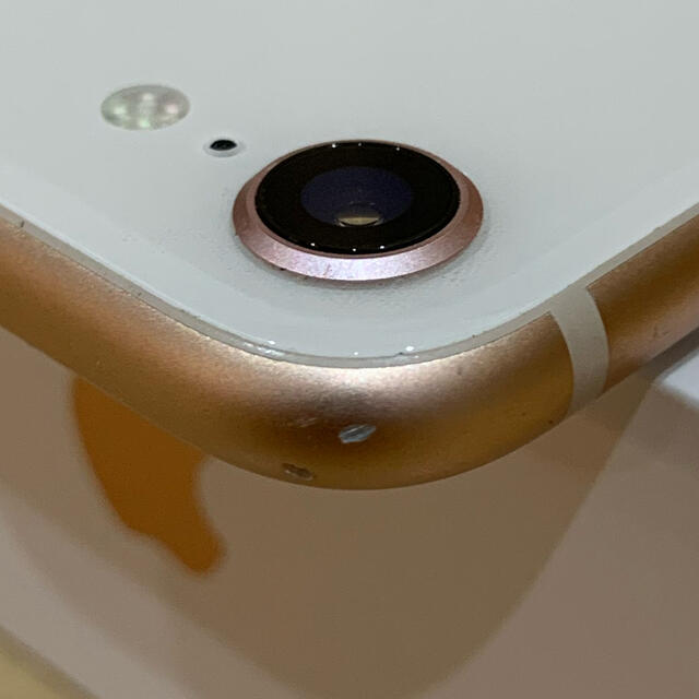 Apple(アップル)のApple iPhone8 64GB ゴールド　SIMフリー スマホ/家電/カメラのスマートフォン/携帯電話(スマートフォン本体)の商品写真