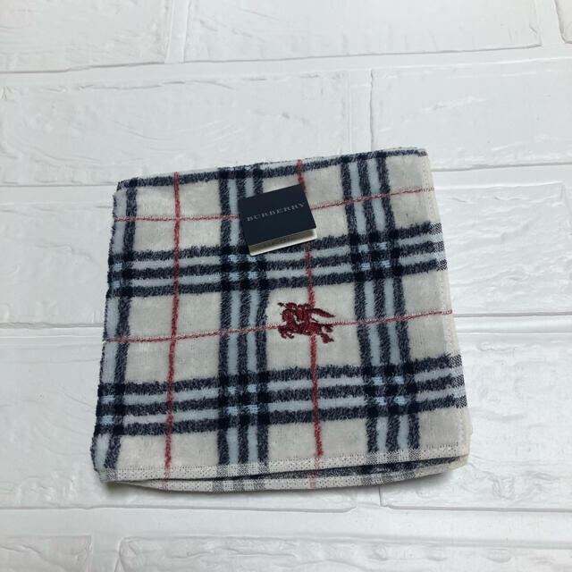 BURBERRY(バーバリー)のおうじろう様専用　BURBERRY バーバリータオルハンカチ レディースのファッション小物(ハンカチ)の商品写真