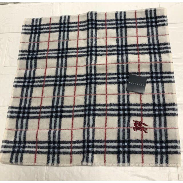 BURBERRY(バーバリー)のおうじろう様専用　BURBERRY バーバリータオルハンカチ レディースのファッション小物(ハンカチ)の商品写真