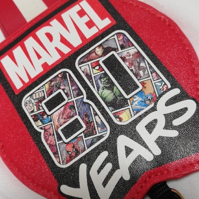 Disney(ディズニー)のMARVEL　カメラストラップ スマホ/家電/カメラのカメラ(その他)の商品写真