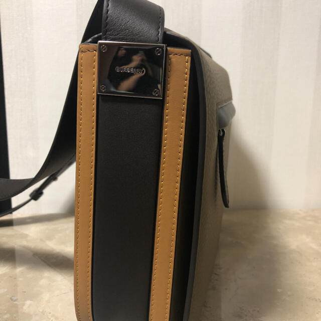 BURBERRY(バーバリー)のBurberry メッセンジャーバッグ　ショルダーバッグ メンズのバッグ(ショルダーバッグ)の商品写真