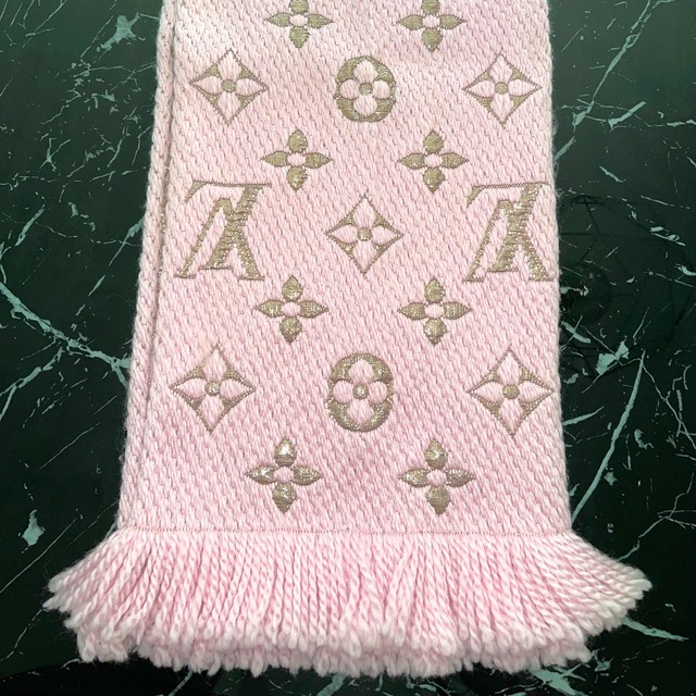 LOUIS VUITTON - ルイヴィトン マフラー ピンク ラメ入り 最終 LOUIS VUITTON - ルイヴィトン マフラー ピンク ラメ入り 最終