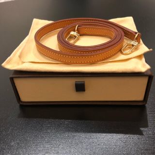 ルイヴィトン(LOUIS VUITTON)の【美品】ルイヴィトン ヌメ革 ショルダーストラップ 120cm バッグ用 (その他)