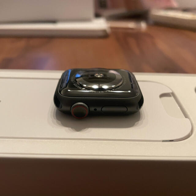 Apple Watch(アップルウォッチ)のApple Watch Series 4+GPS 40mm スペースグレイアルミ メンズの時計(腕時計(デジタル))の商品写真