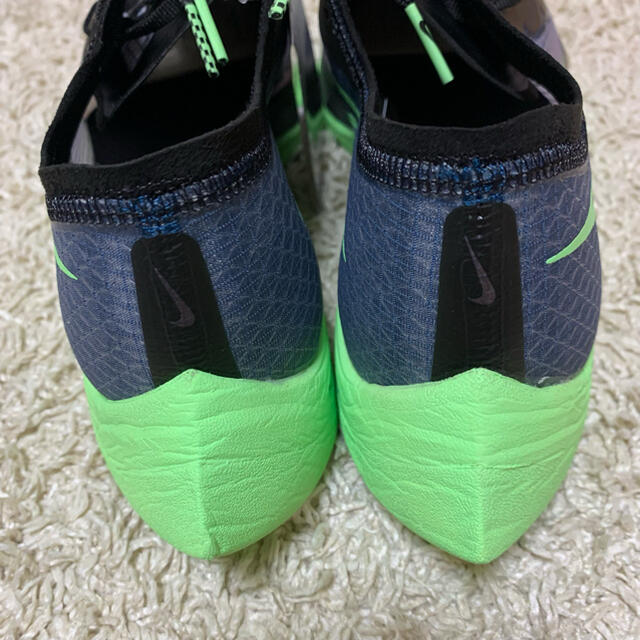 NIKE(ナイキ)のNIKE ZOOMX VAPORFLY NEXT% スポーツ/アウトドアのランニング(シューズ)の商品写真