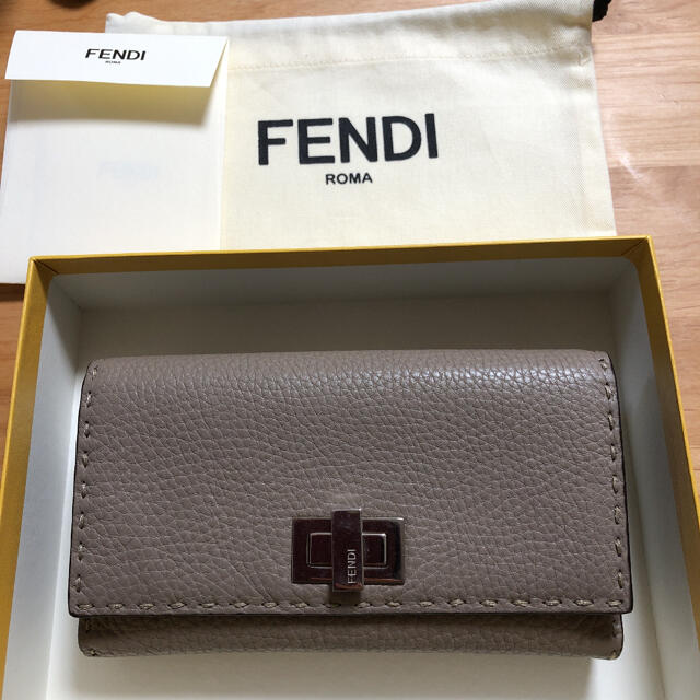 FENDI(フェンディ)のFENDI長財布 レディースのファッション小物(財布)の商品写真