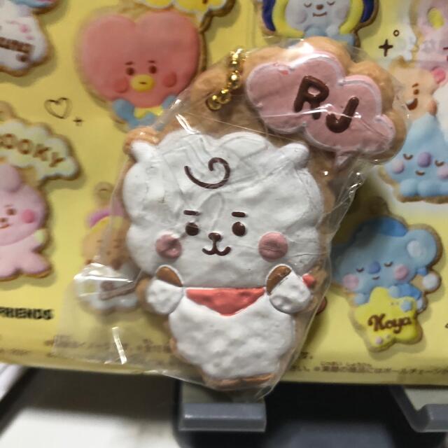 BT21アイシングクッキー　チャームコット エンタメ/ホビーのおもちゃ/ぬいぐるみ(キャラクターグッズ)の商品写真