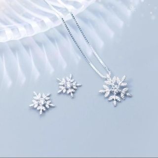 美品2点セットネックレス&ピアス　雪の結晶ペンダント　雪の花高品質　オリジナル(ネックレス)