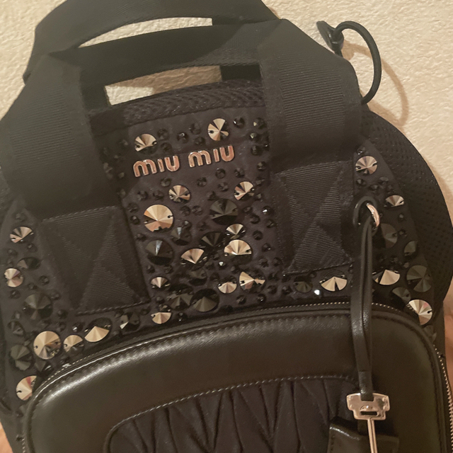 miumiu - miumiu ビジュー付き リュックの通販 by ym♡｜ミュウミュウ