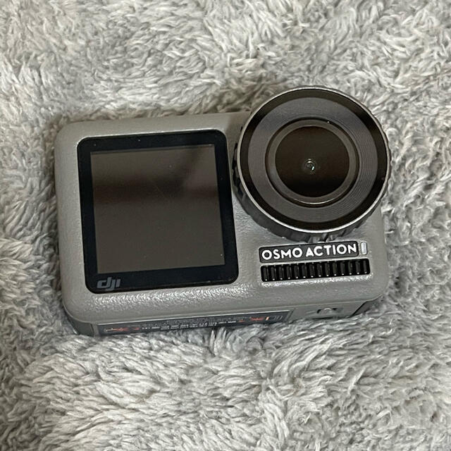 【SALE セール】DJI OSMO ACTION オズモアクション　美品 スマホ/家電/カメラのカメラ(ビデオカメラ)の商品写真