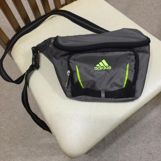 アディダス(adidas)のadidas ウエストポーチ☆新品(ウエストポーチ)