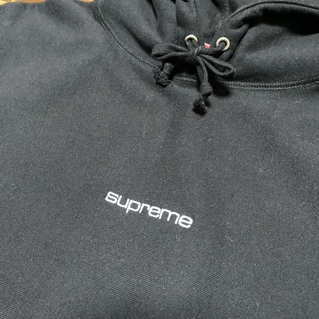 Supreme(シュプリーム)のSupreme Compact Logo Hooded Sweatshirt メンズのトップス(パーカー)の商品写真