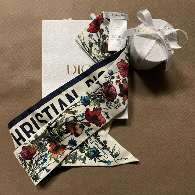 Dior - 完売品 Dior D-MILLEFIORI ミッツァ スカーフ 新品の通販 by ...