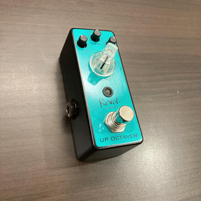 BOSS(ボス)のRevoL effects UP OCTOVER  エフェクター\オクターバー 楽器のギター(エフェクター)の商品写真