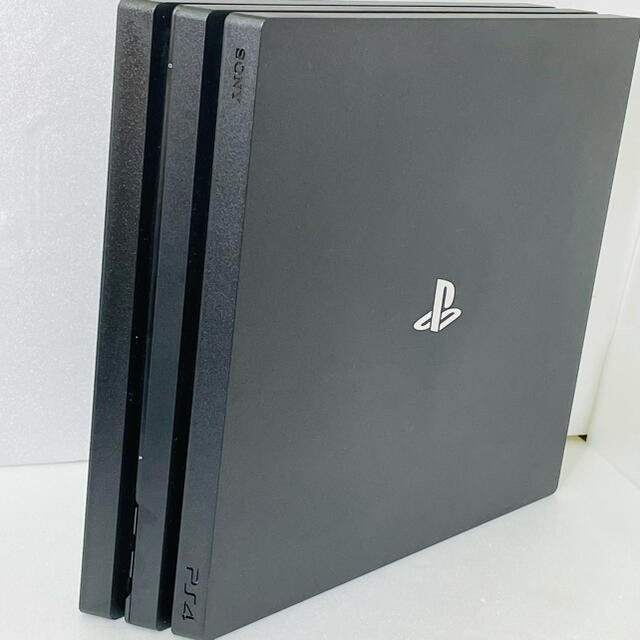 PlayStation4(プレイステーション4)のSONY PlayStation4 Pro 本体 CUH-7100BB01 エンタメ/ホビーのゲームソフト/ゲーム機本体(家庭用ゲーム機本体)の商品写真