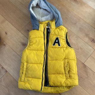 エイチアンドエム(H&M)のH&M キッズダウンベスト4-5Y 110cm　フード取り外し可(ジャケット/上着)