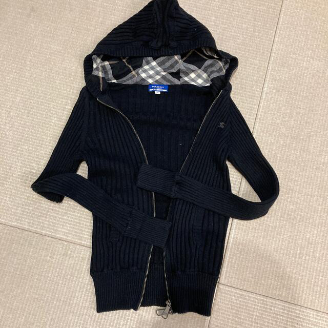 【M】BUREERRY BLUE LABEL  パーカー　美品　タイトめ