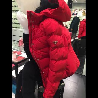 新品未使用 PRADA プラダ アウター tic-guinee.net