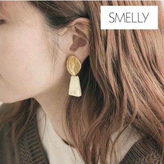 スメリー(SMELLY)のSMELLY モヨウメタルダイケイマーブルイヤリング ゴールド(イヤリング)