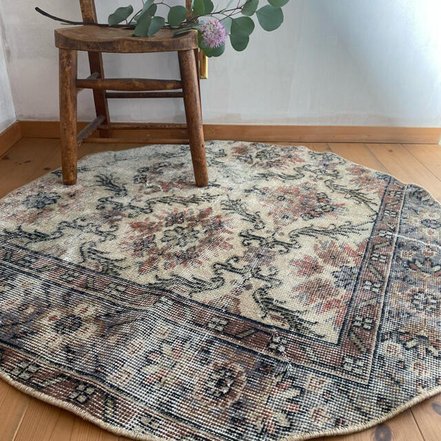 vintage rug,104 インテリア/住まい/日用品のラグ/カーペット/マット(ラグ)の商品写真