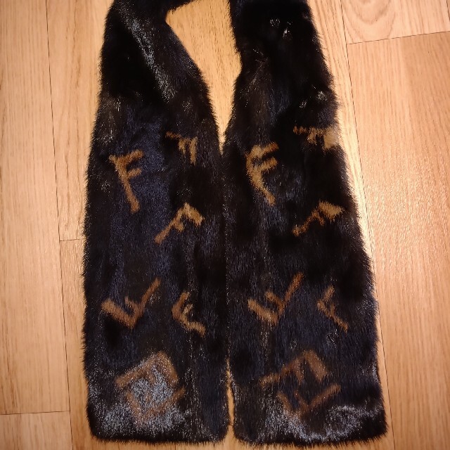 FENDI(フェンディ)のフェンディ　ミンクマフラー レディースのファッション小物(マフラー/ショール)の商品写真