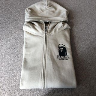 アベイシングエイプ(A BATHING APE)のコラボエイプトレナー　一回使用　(パーカー)