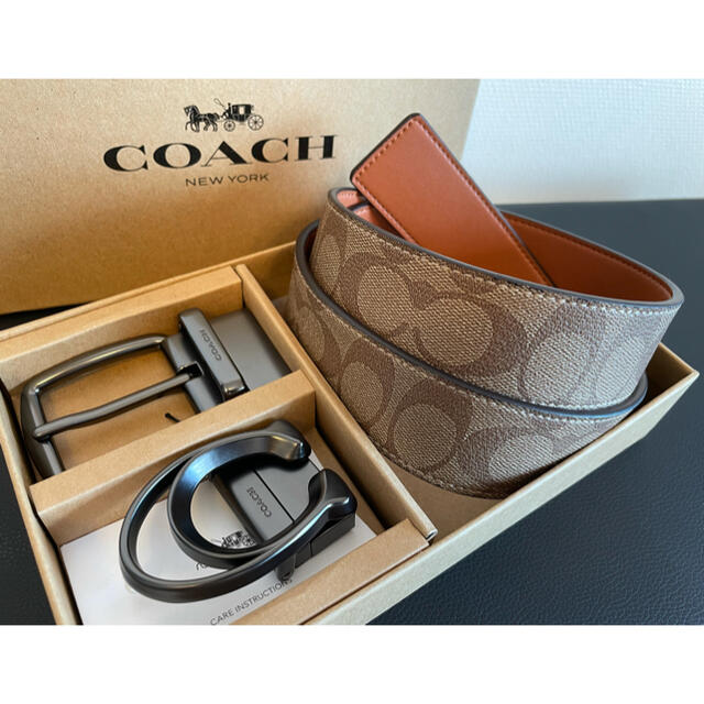 正規品COACH3点セットシグネチャーフリーサイズリバーシブルベルトギフト箱付き