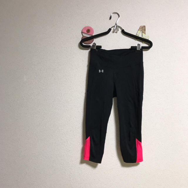 UNDER ARMOUR(アンダーアーマー)の7分丈 フライバイタイツ カプリ レディースのレッグウェア(タイツ/ストッキング)の商品写真