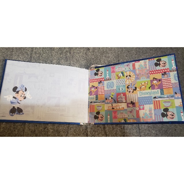 Disney(ディズニー)のディズニー　ノート(シール付き) エンタメ/ホビーのおもちゃ/ぬいぐるみ(キャラクターグッズ)の商品写真