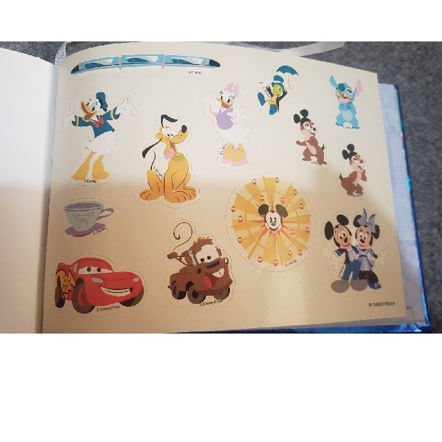 Disney(ディズニー)のディズニー　ノート(シール付き) エンタメ/ホビーのおもちゃ/ぬいぐるみ(キャラクターグッズ)の商品写真