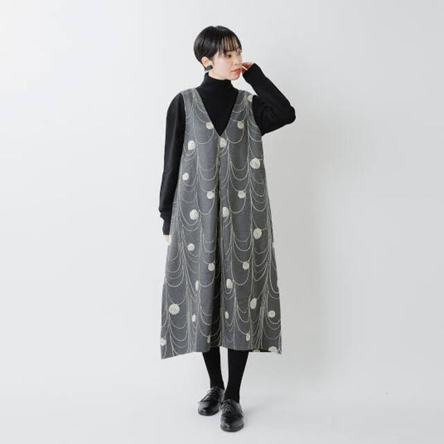 marble - marble SUD EMB 毛糸玉 Vネックジャンパースカート の marble - marble SUD EMB 毛糸玉 Vネックジャンパースカート の