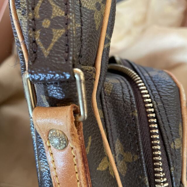 LOUIS VUITTON ルイヴィトン　アマゾン