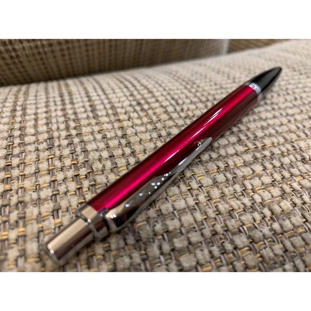 Parker(パーカー)の【新品】パーカー(PARKER)アーバンマジェンタCT　ボールペン インテリア/住まい/日用品の文房具(ペン/マーカー)の商品写真