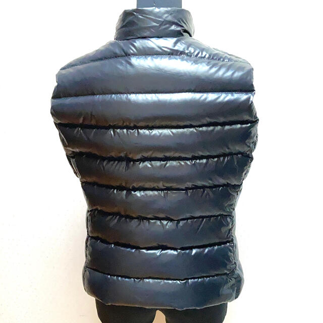 MONCLER(モンクレール)のMONCLER モンクレール ダウンベスト ナイロン 黒GHANY GILET  レディースのジャケット/アウター(ダウンベスト)の商品写真