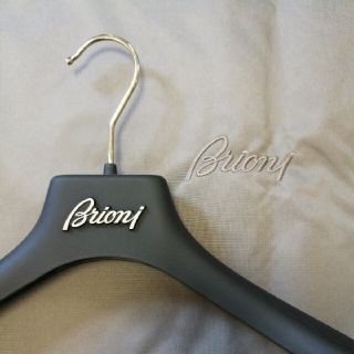 ブリオーニ(Brioni)のブリオーニ　ガーメントケース　ハンガー付き　ジャケット　スーツ　ロングコート(テーラードジャケット)