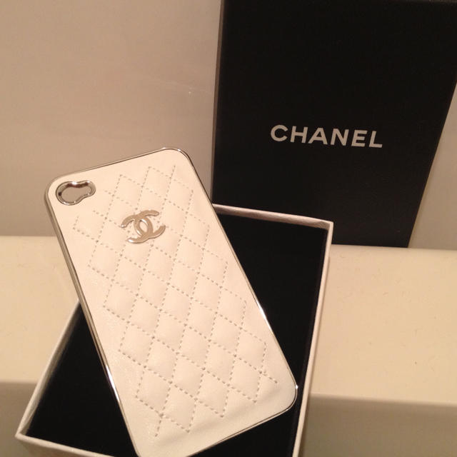 CHANEL - シャネル＊iPhone4/4Sケースの通販 by ろりろりろりぽっ！｜シャネルならラクマ