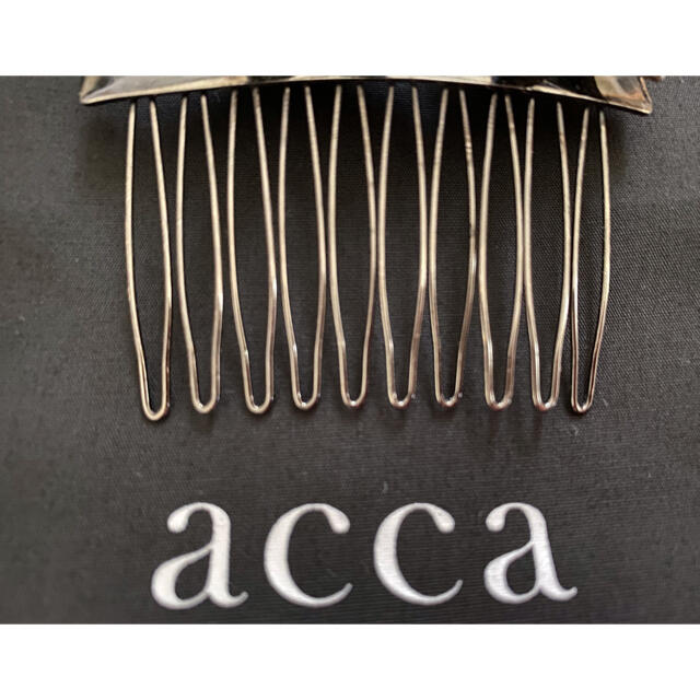 acca(アッカ)のacca【美品】HAPPY HOLIDAYS SERIES スワロ コーム レディースのヘアアクセサリー(バレッタ/ヘアクリップ)の商品写真