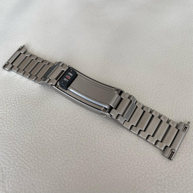 SONY(ソニー)のSONY  wena3  シルバー　別売り24mmアタッチメント付き　保証書付き メンズの時計(その他)の商品写真