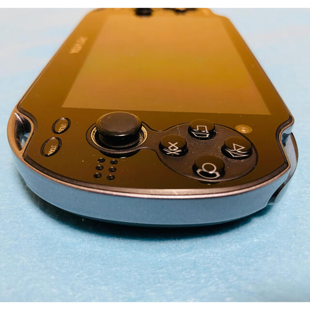 PlayStation Vita - ☆画面傷無し☆PS Vita PCH-1100 クリスタル PlayStation Vita - ☆画面傷無し☆PS Vita PCH-1100 クリスタル