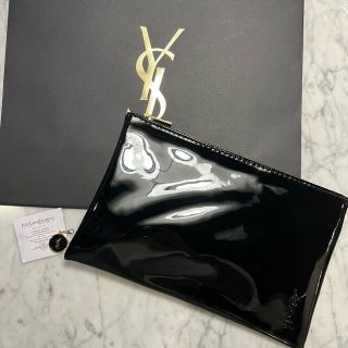 サンローラン(Saint Laurent)のイブサンローラン YSL エナメルポーチ 黒 チャーム付き！(ポーチ)